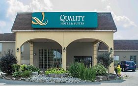 Quality Hotel & Suites Woodstock