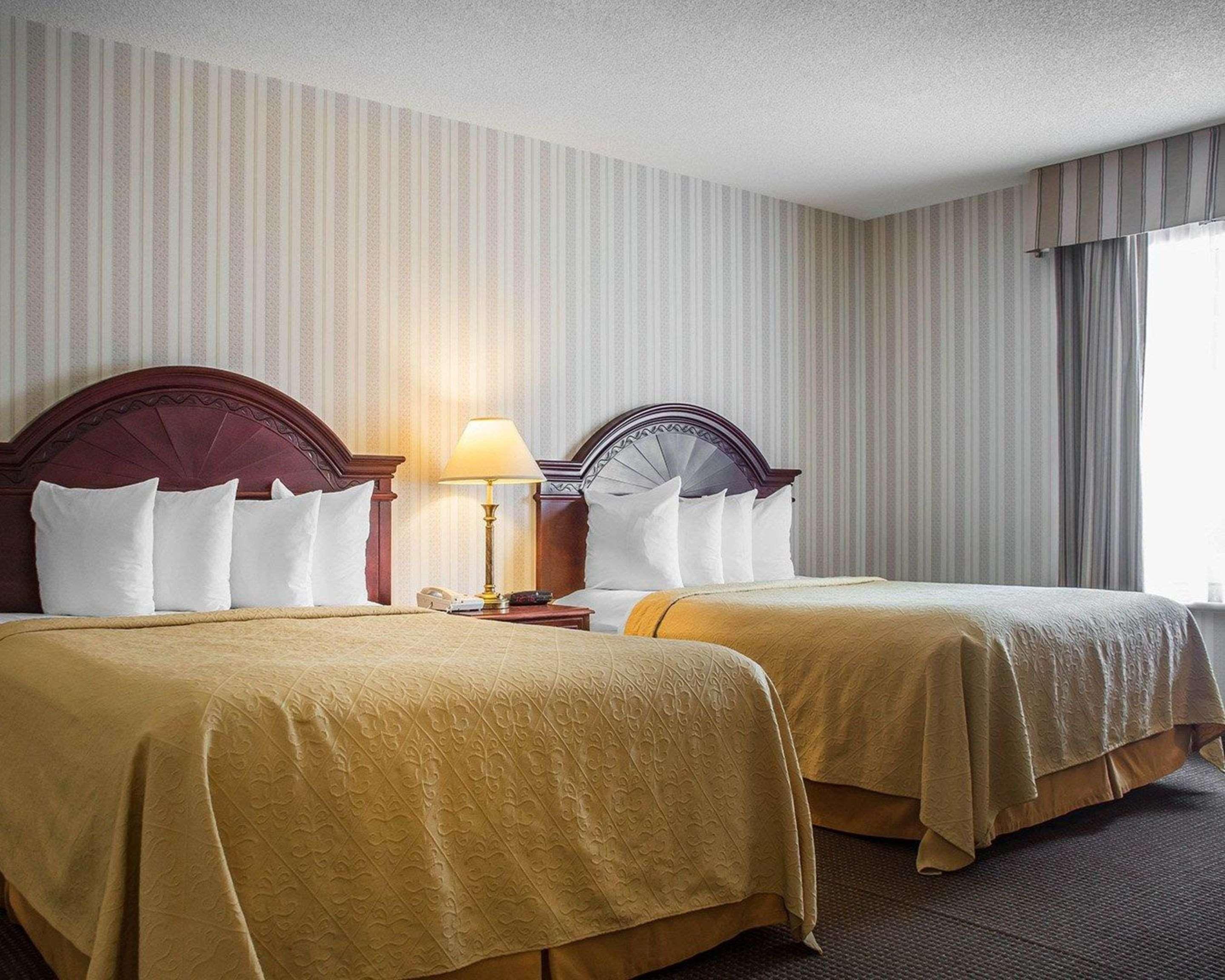 Quality Hotel & Suites Вудсток Экстерьер фото